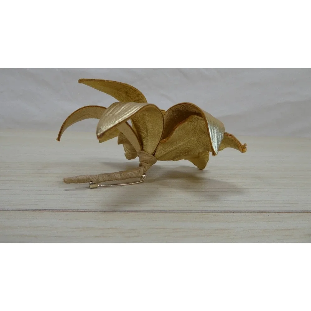 CHANEL Brooch - Gold Lily-of-the-Valley Brooch with Original Box – 2019